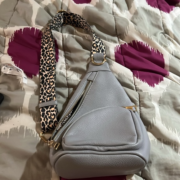 Mini sling backpack- Remy - Picture 3 of 7